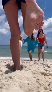 Taylor Hudson feet photo 3