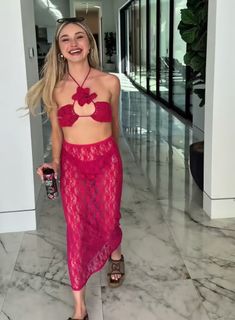 Taylor Hudson feet photo 13