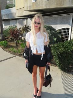 Taylor Hudson feet photo 4