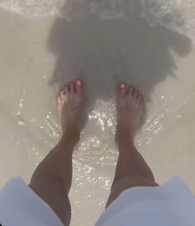 Taylor McGregor feet photo 14