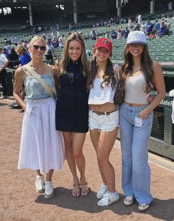Taylor McGregor feet photo 4