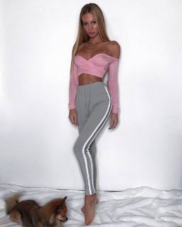 Taylor Mega feet photo thumbnail