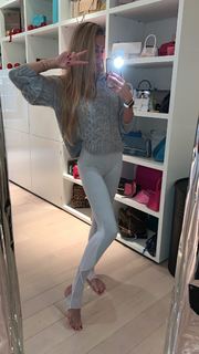 Taylor Mega feet photo thumbnail