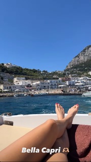 Taylor Mega feet photo thumbnail