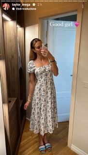 Taylor Mega feet photo thumbnail