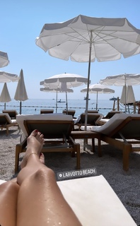 Taylor Misiak feet photo 1