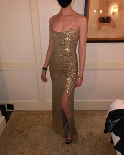 Taylor Momsen feet photo thumbnail