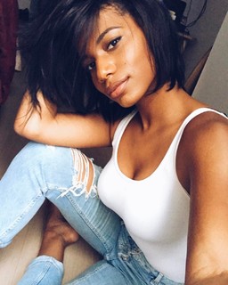 Taylor Rooks feet photo thumbnail