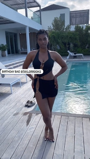 Taylor Rooks feet photo thumbnail