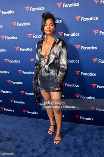 Taylor Rooks feet photo thumbnail