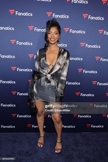Taylor Rooks feet photo thumbnail