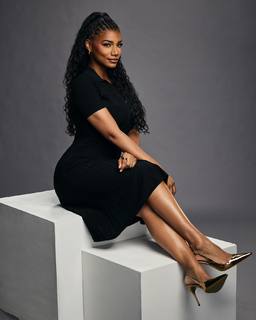 Taylor Rooks feet photo thumbnail