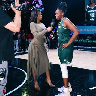 Taylor Rooks feet photo thumbnail