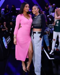 Taylor Rooks feet photo thumbnail