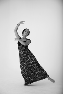 Taylor Russell feet photo thumbnail