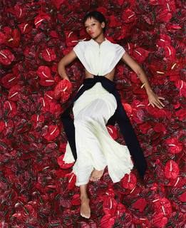 Taylor Russell feet photo thumbnail