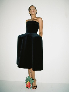 Taylor Russell feet photo thumbnail