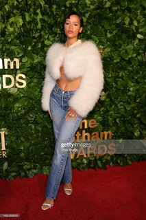 Taylor Russell feet photo thumbnail