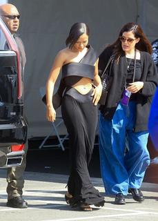 Taylor Russell feet photo thumbnail