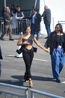 Taylor Russell feet photo thumbnail