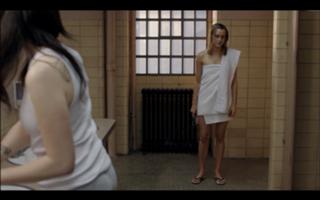 Taylor Schilling feet photo thumbnail