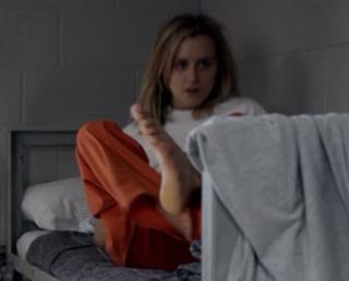 Taylor Schilling feet photo thumbnail