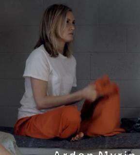 Taylor Schilling feet photo thumbnail