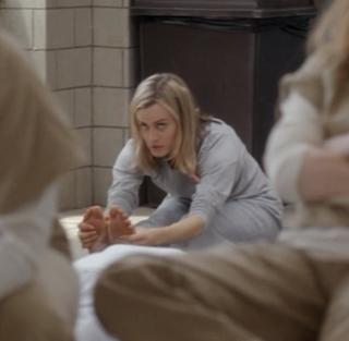 Taylor Schilling feet photo thumbnail