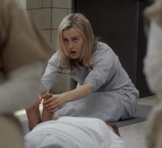 Taylor Schilling feet photo thumbnail