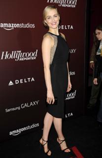 Taylor Schilling feet photo thumbnail