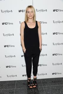 Taylor Schilling feet photo thumbnail