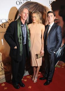 Taylor Schilling feet photo thumbnail