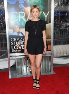 Taylor Schilling feet photo thumbnail