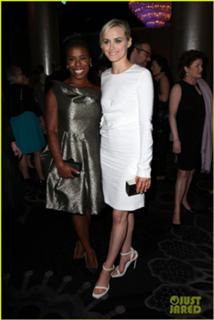 Taylor Schilling feet photo thumbnail
