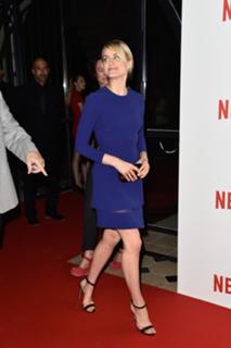 Taylor Schilling feet photo thumbnail