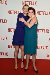 Taylor Schilling feet photo thumbnail