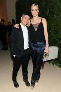 Taylor Schilling feet photo thumbnail