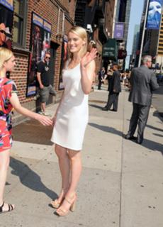 Taylor Schilling feet photo thumbnail