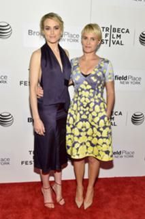Taylor Schilling feet photo thumbnail