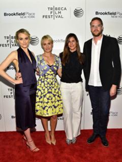 Taylor Schilling feet photo thumbnail