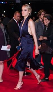 Taylor Schilling feet photo thumbnail