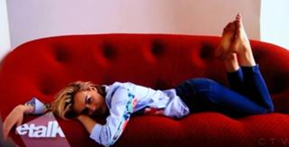 Taylor Schilling feet photo thumbnail