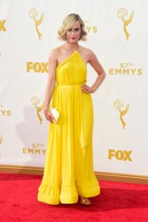 Taylor Schilling feet photo thumbnail