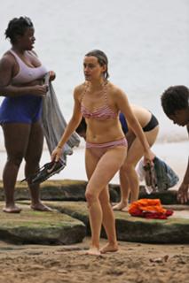 Taylor Schilling feet photo thumbnail