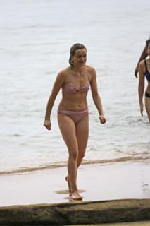 Taylor Schilling feet photo thumbnail