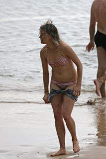 Taylor Schilling feet photo thumbnail