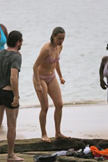 Taylor Schilling feet photo thumbnail