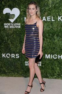 Taylor Schilling feet photo thumbnail
