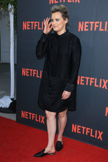 Taylor Schilling feet photo thumbnail