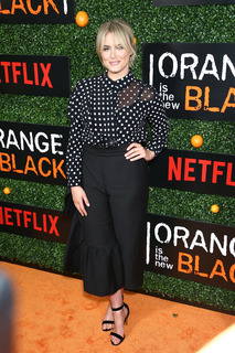 Taylor Schilling feet photo thumbnail